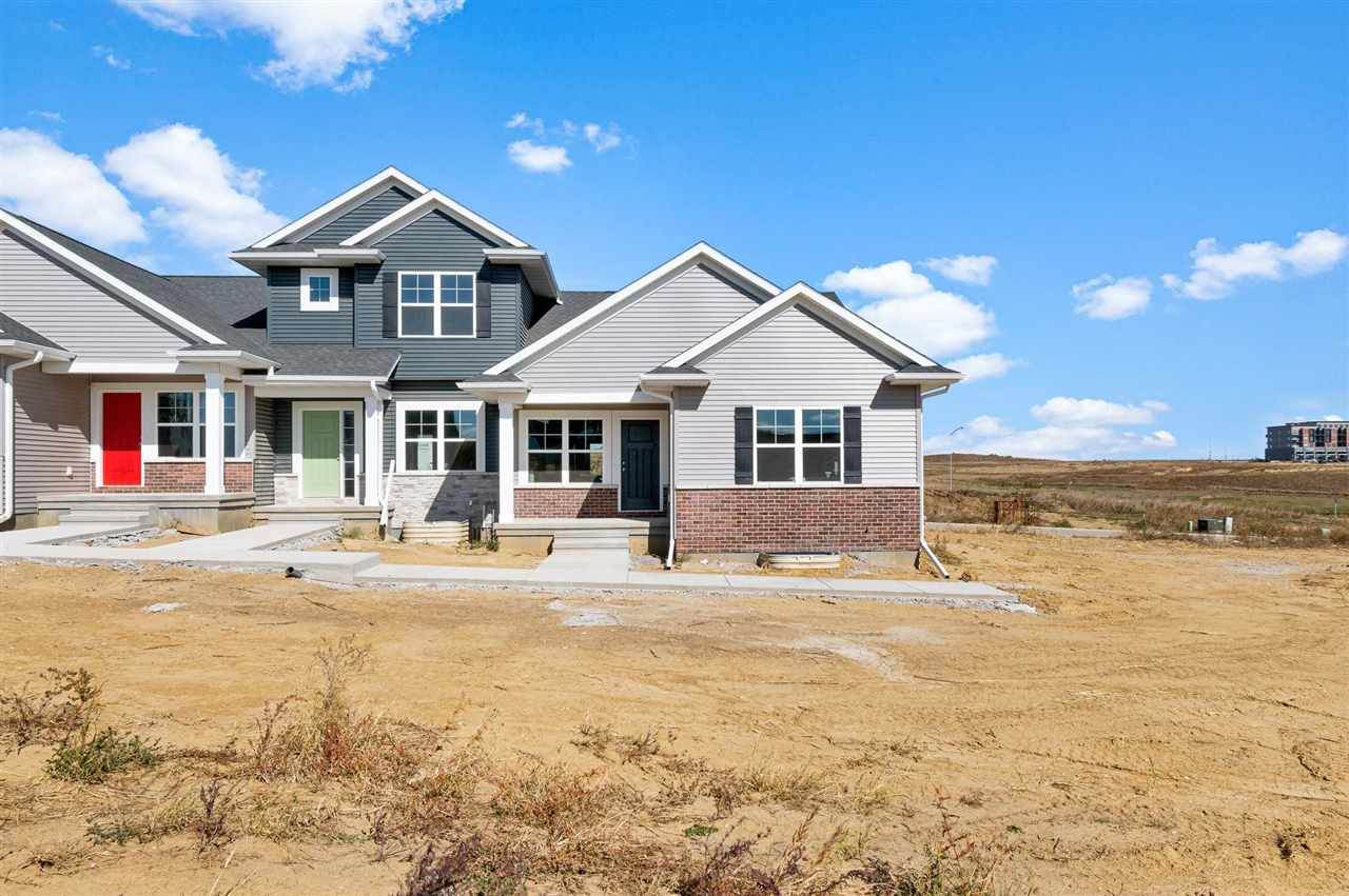 627 Catherine Dr - Photo 1