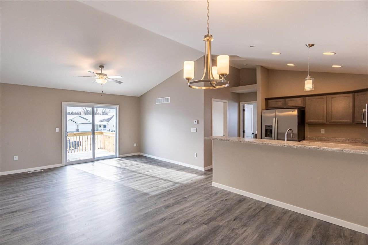 396 Maple Ct - Photo 1