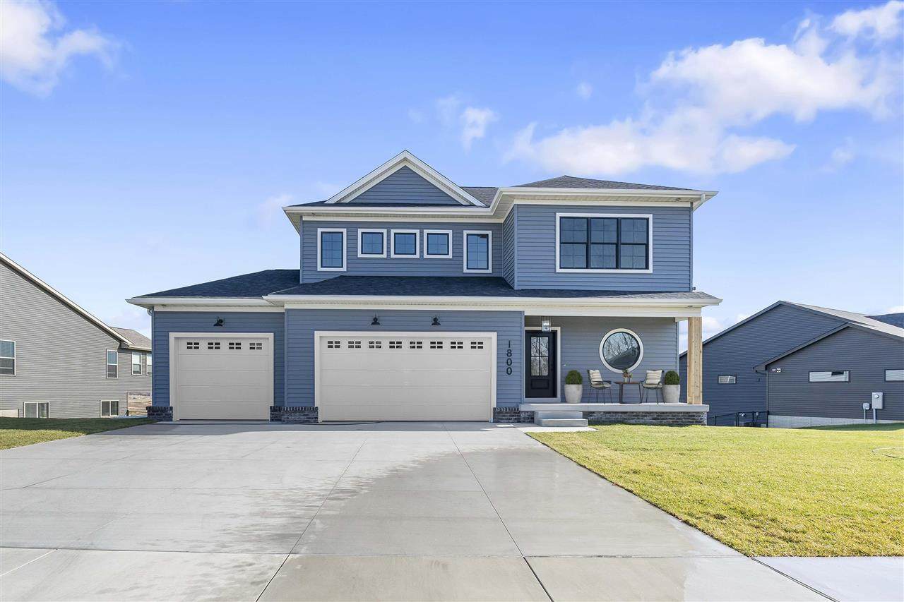 703 Lakeview Ct - Photo 1