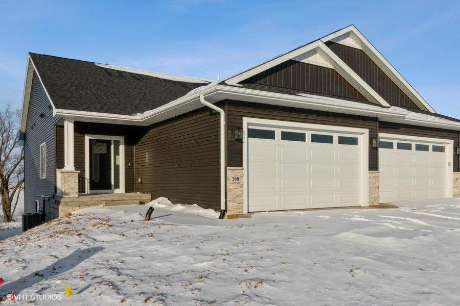 208 Dogwood Ln - Photo 1