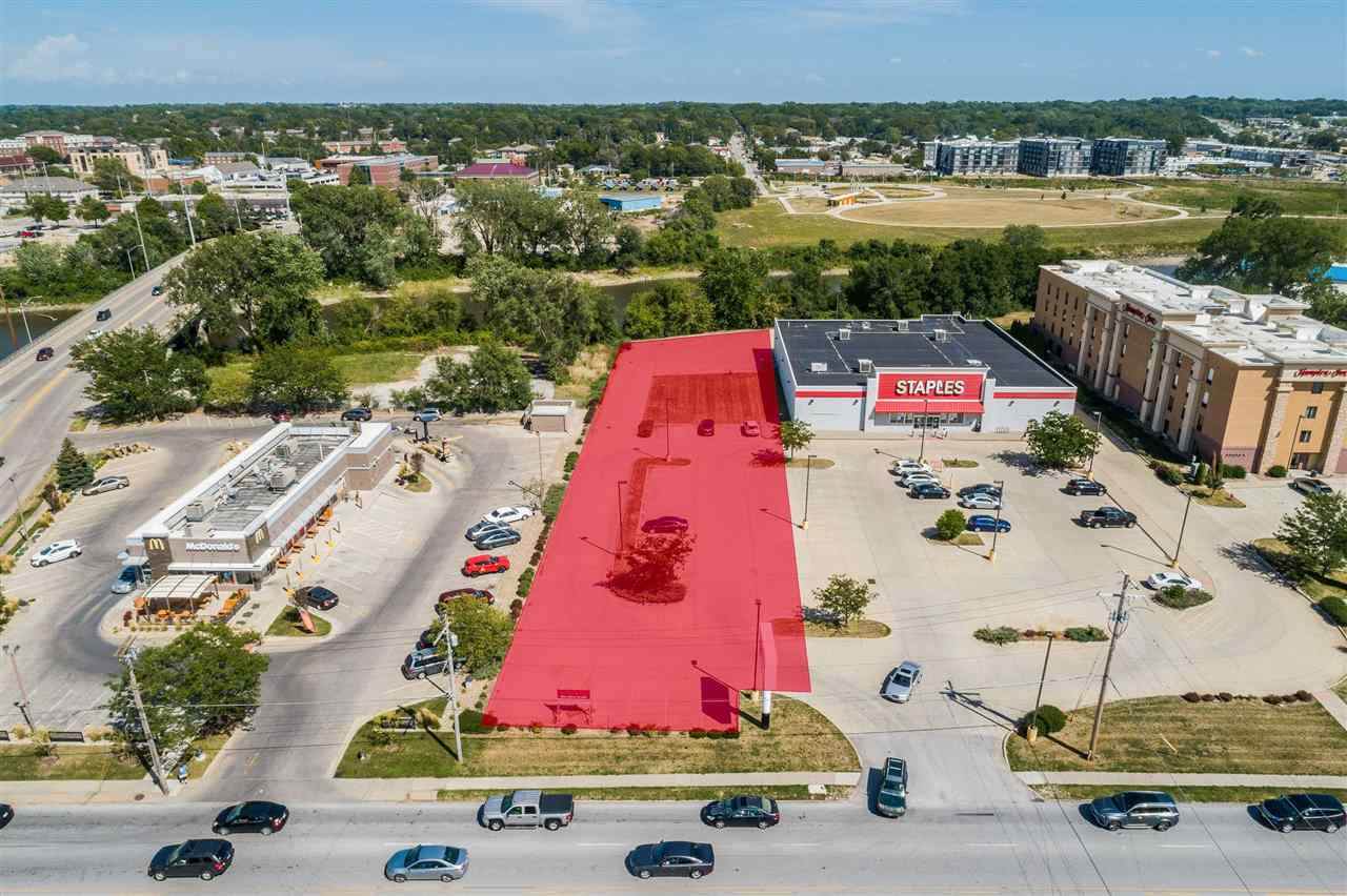 820 Riverside Dr - Photo 1