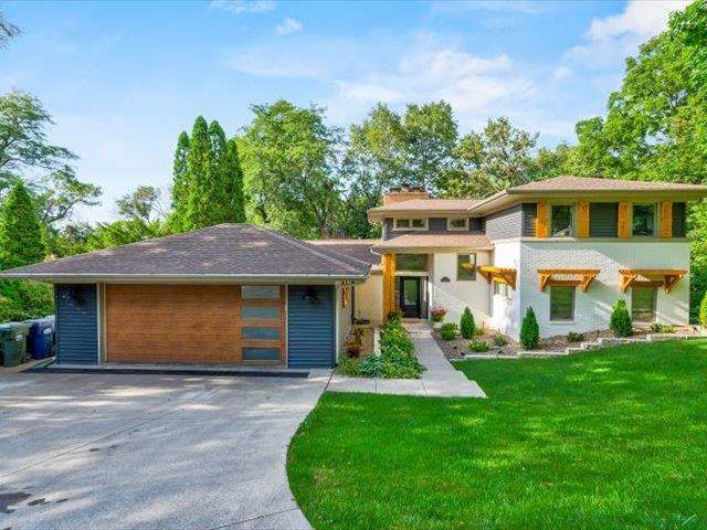 100 Oakridge Ave - Photo 1