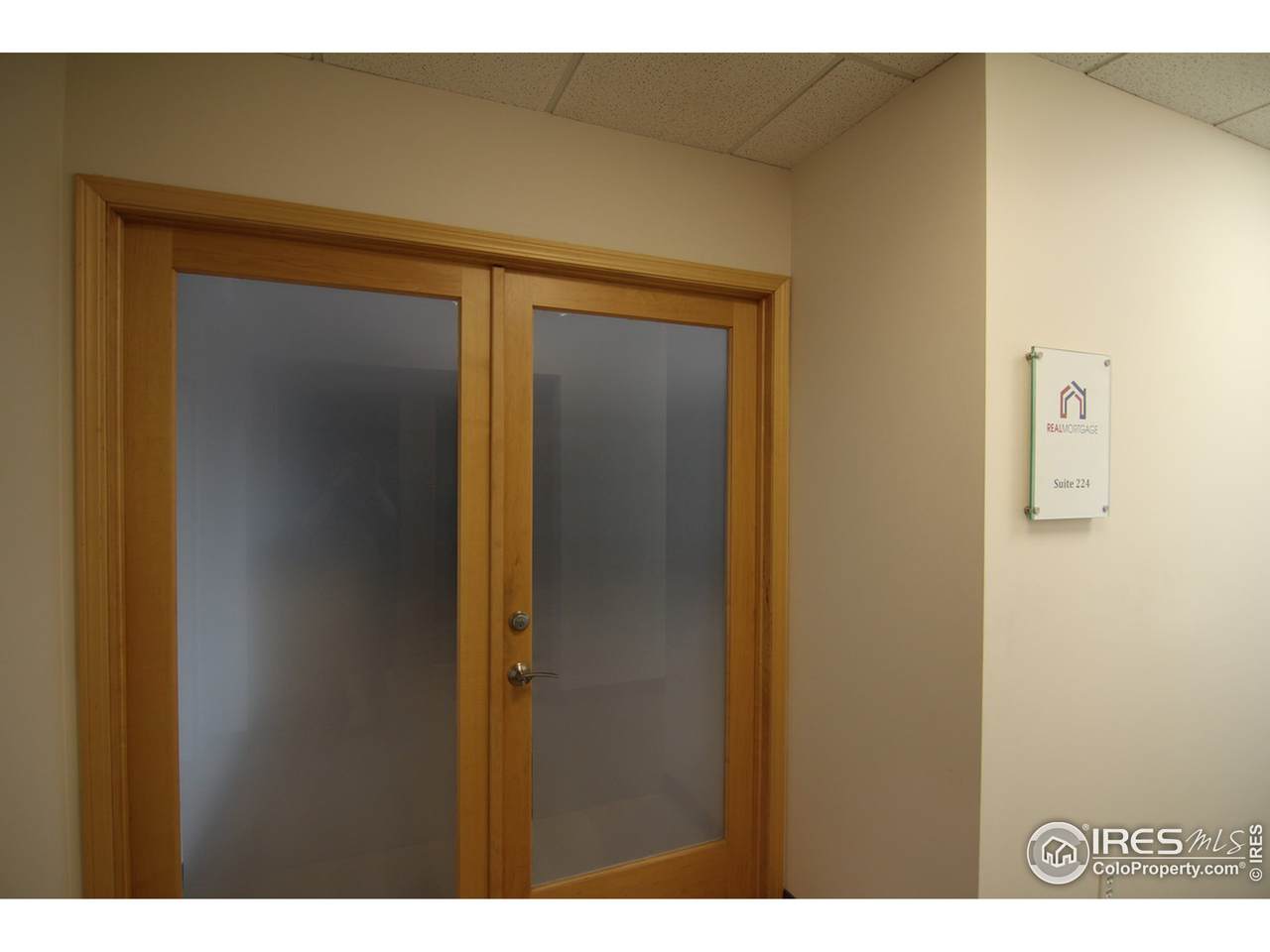 323 Drake - Photo 1