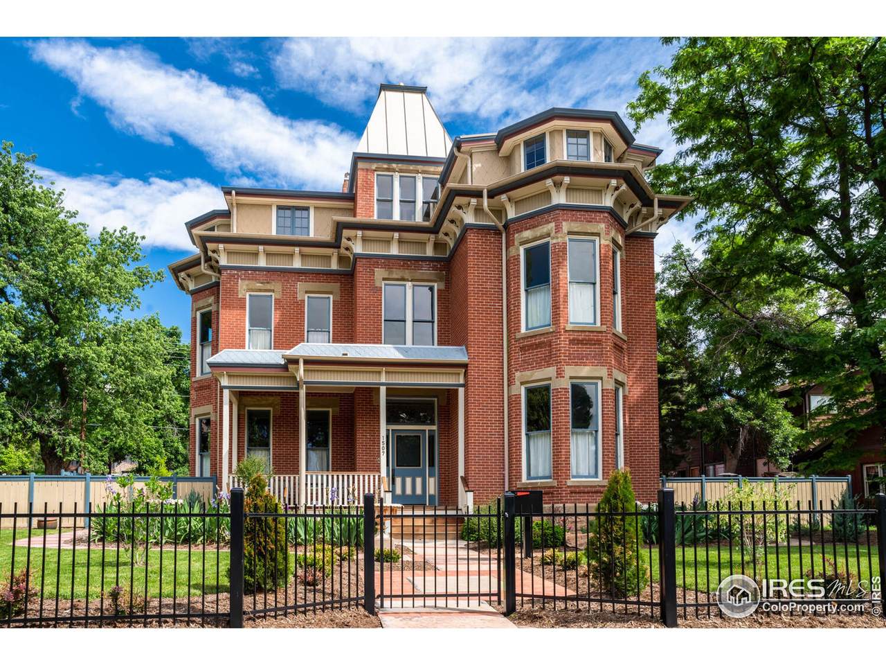 1507 Pine St - Photo 1