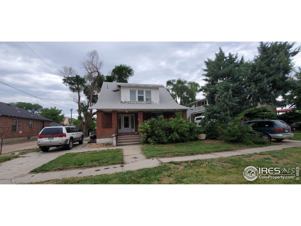 321 4th St - Photo 1