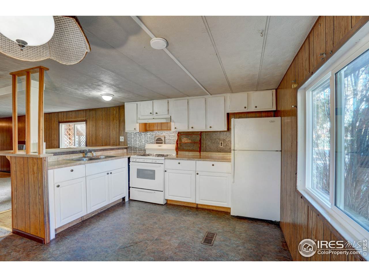 1400 Collyer St - Photo 1
