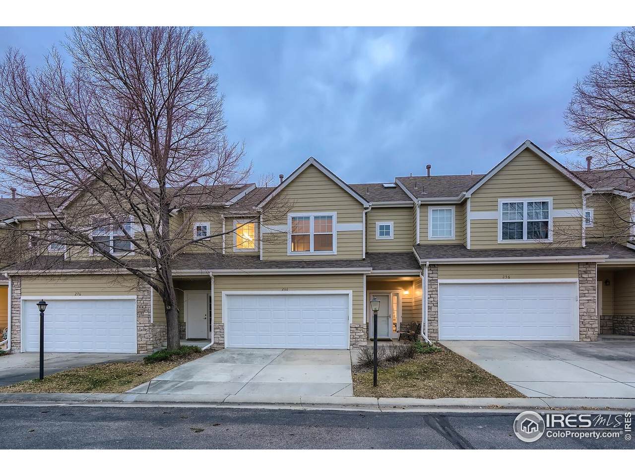 266 Rockview Dr - Photo 1