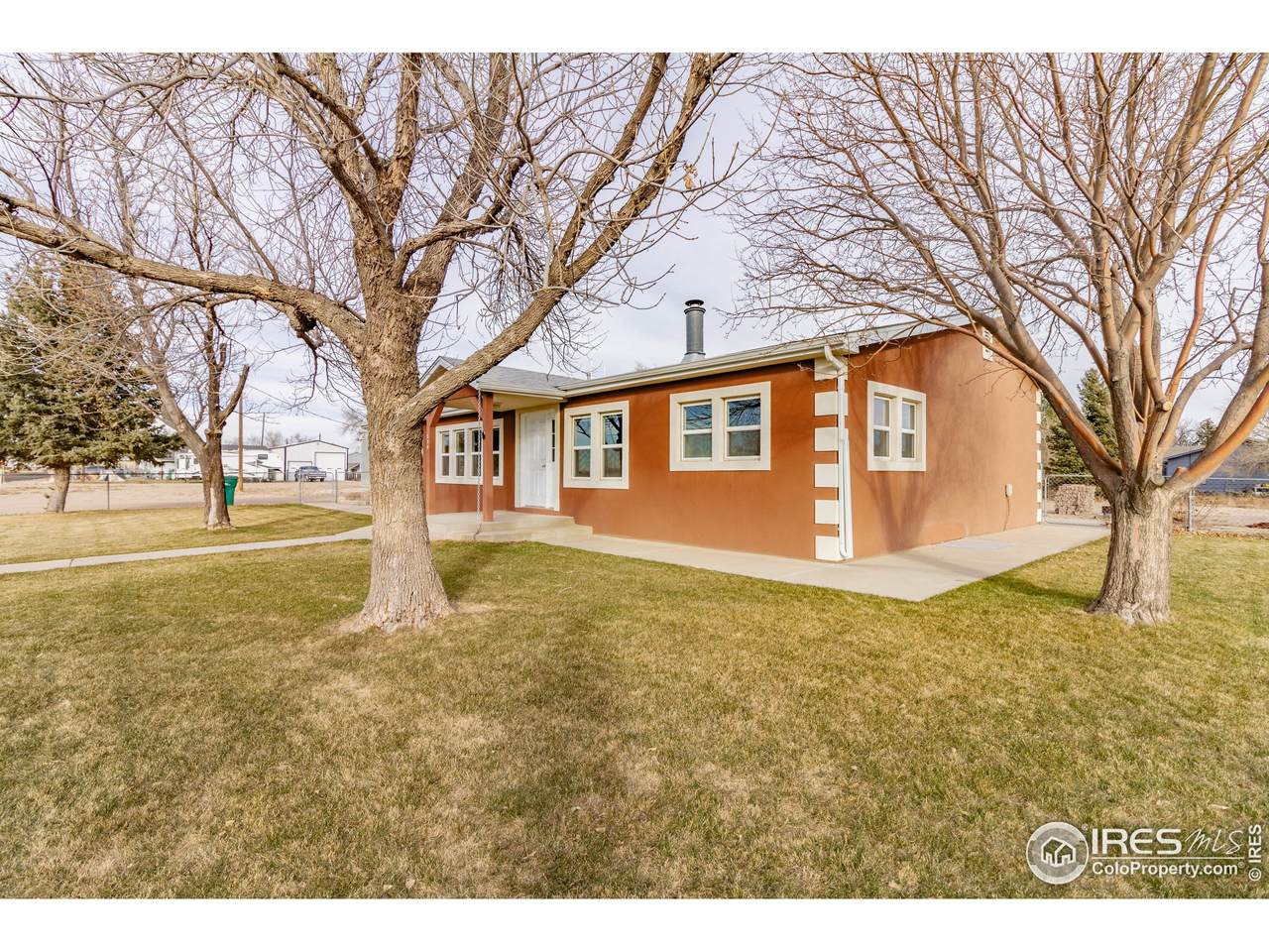 319 5th St - Photo 1