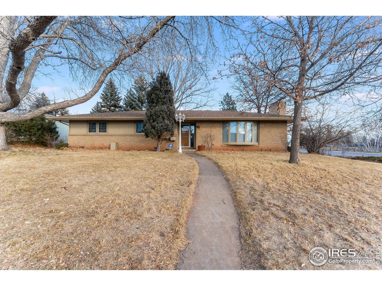 2000 Evergreen Dr - Photo 1