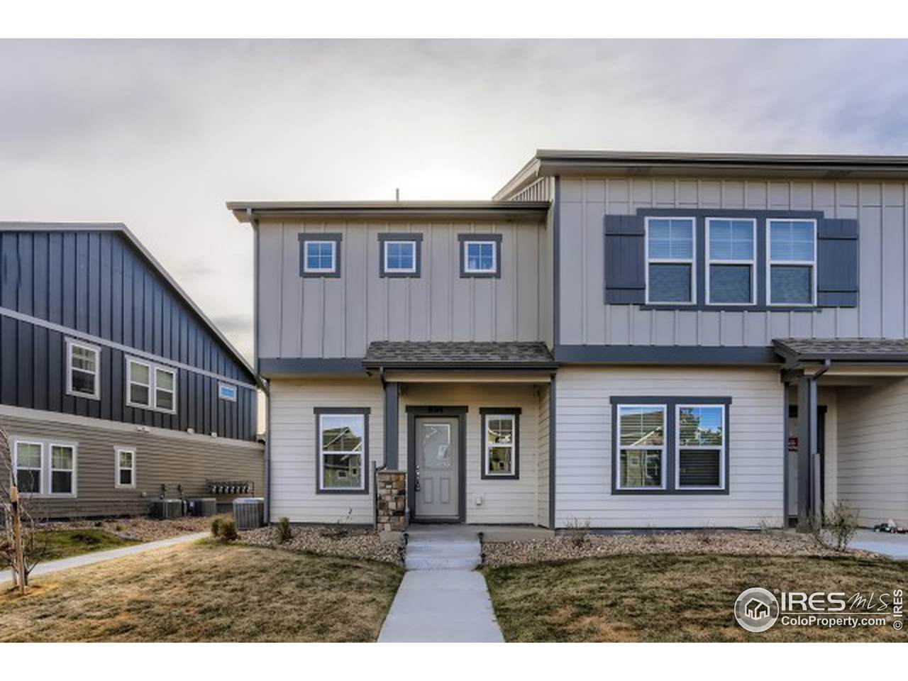 884 Winding Brook Dr - Photo 1