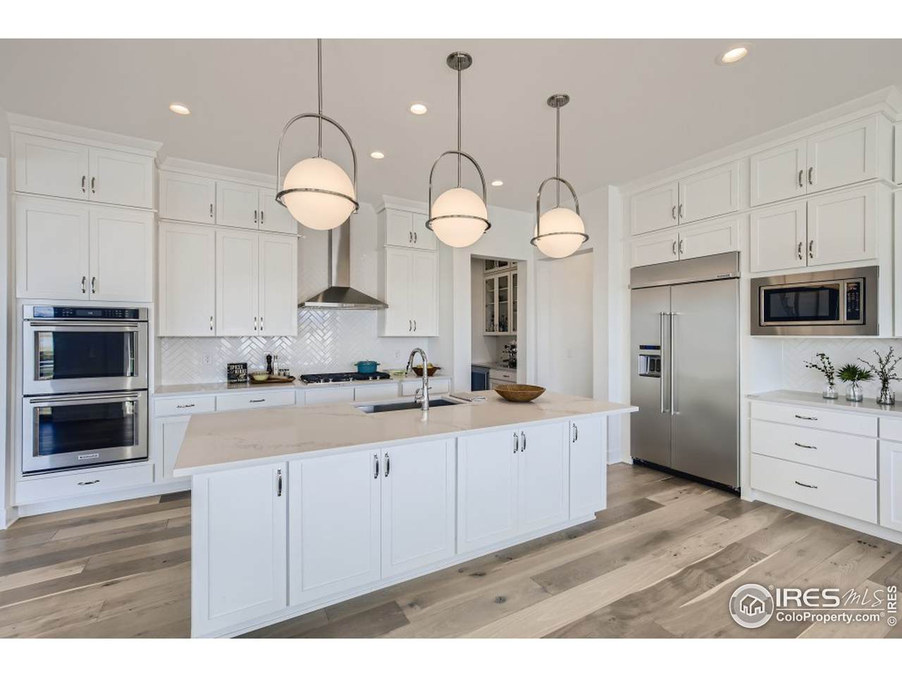 904 Limestone Dr - Photo 1