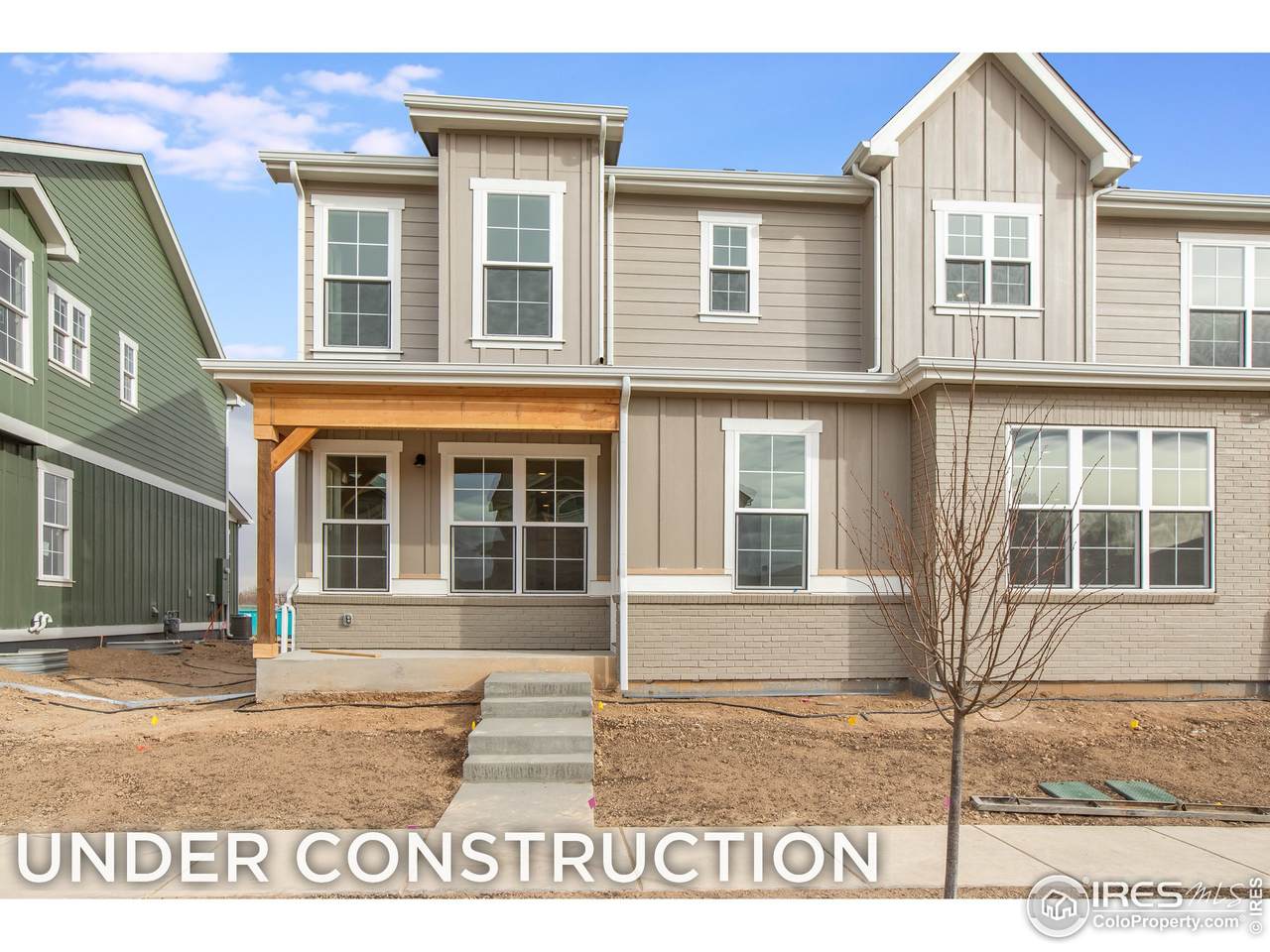 731 Crossbill Dr - Photo 1