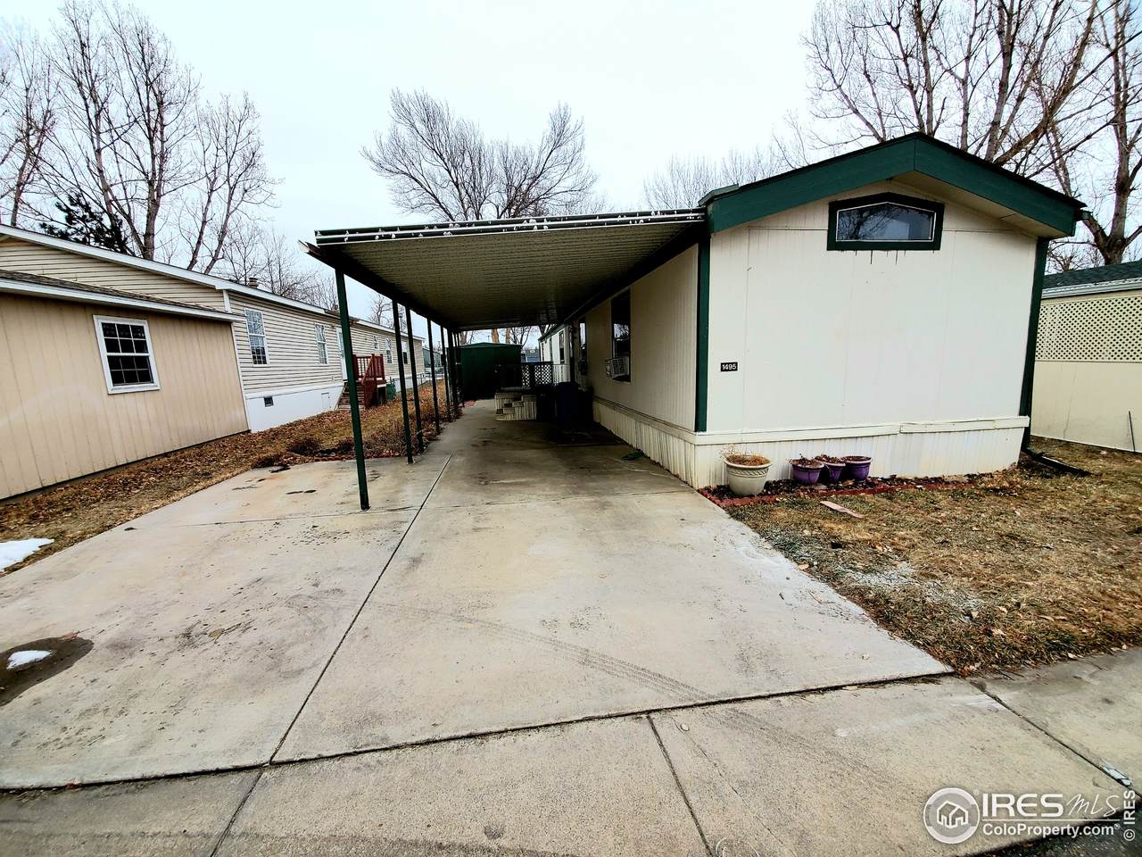 1495 Sunset Pl - Photo 1