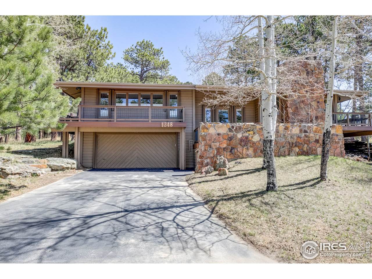 1348 Pomegranate Ln - Photo 1