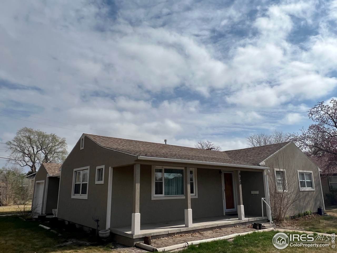 430 Fairhurst St - Photo 1