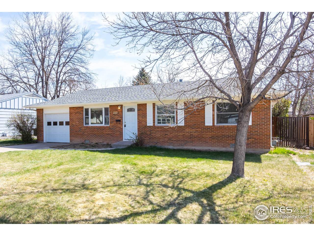1032 Castlerock Dr - Photo 1