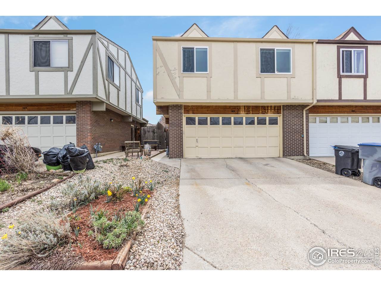 319 Southridge Pl - Photo 1