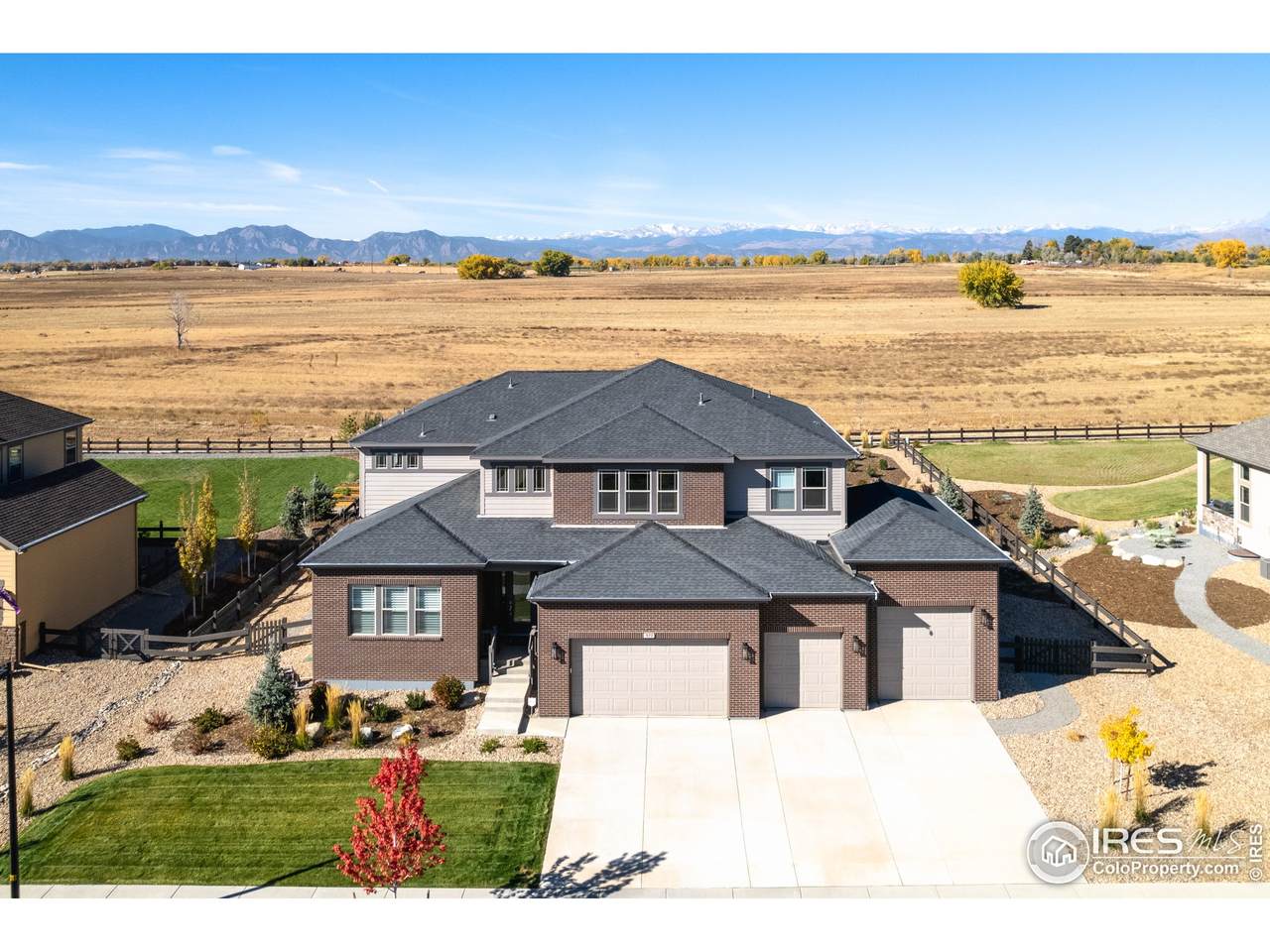 977 Compass Dr - Photo 1
