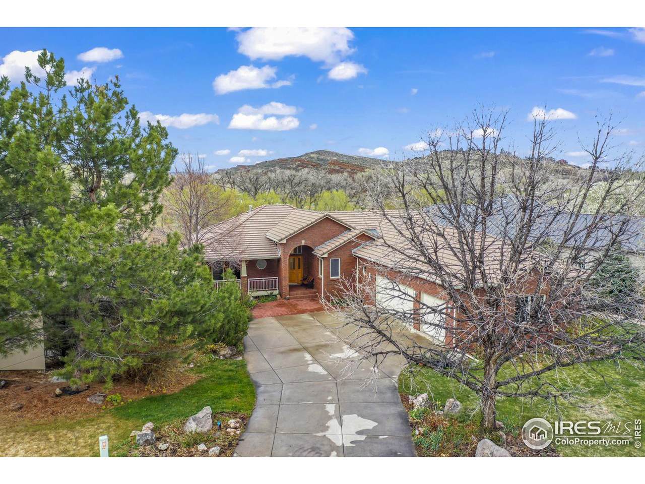 843 Rossum Dr - Photo 1