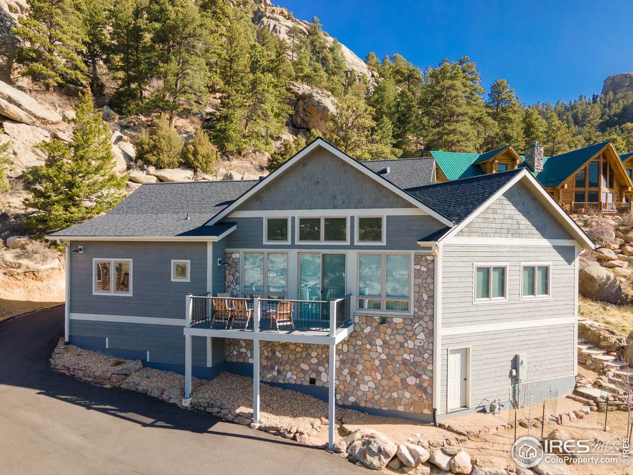 225 Curry Dr - Photo 1