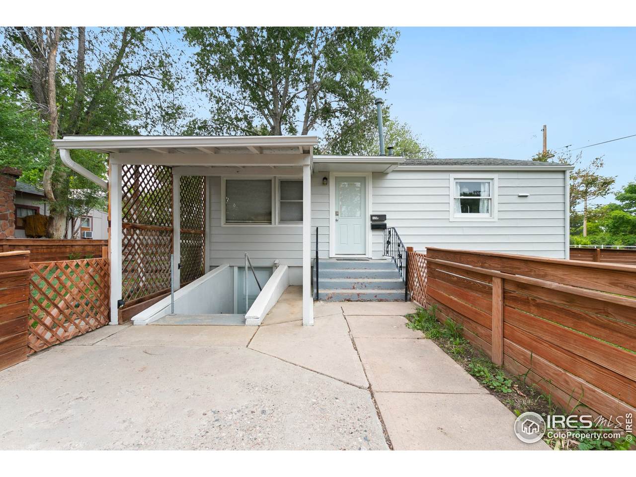 120 Garfield Ave - Photo 1