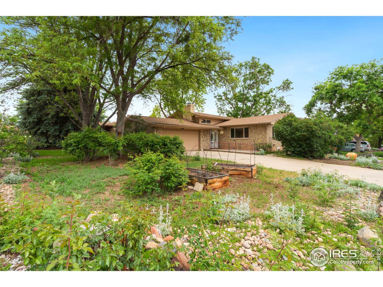 3008 University Ave - Photo 1