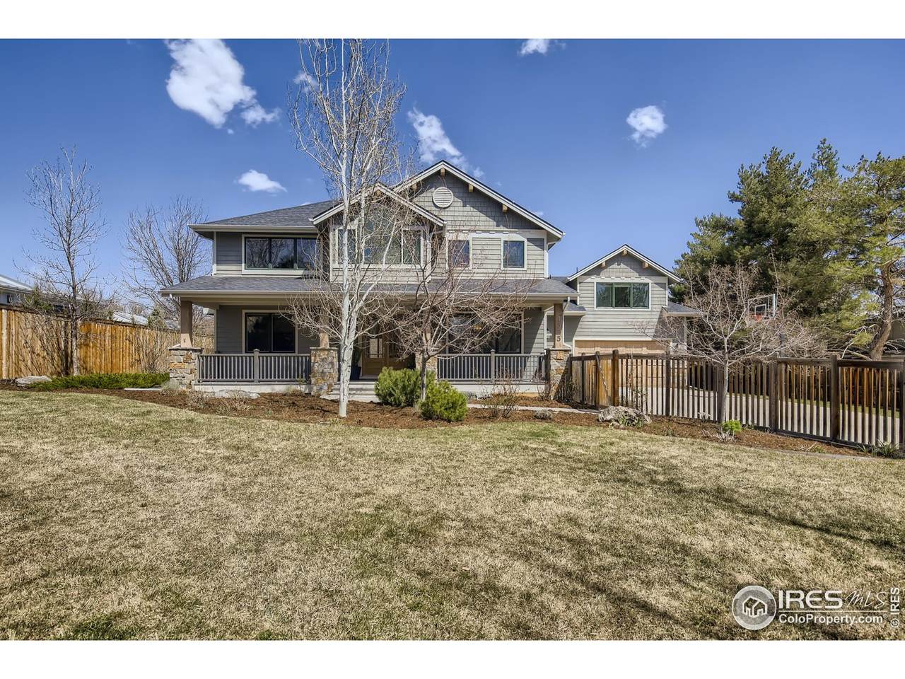 1525 Oak Ave - Photo 1