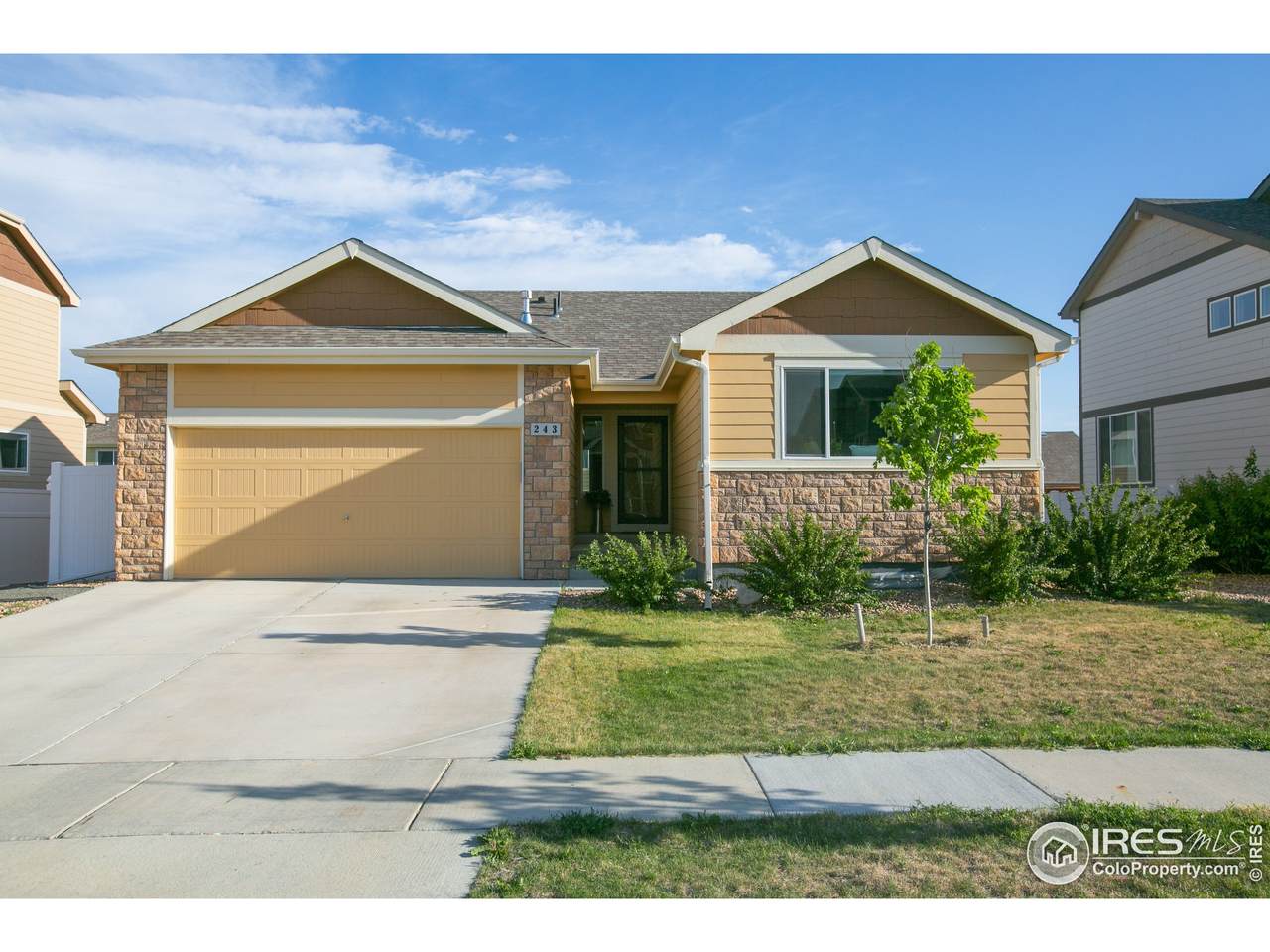 243 Castle Dr - Photo 1