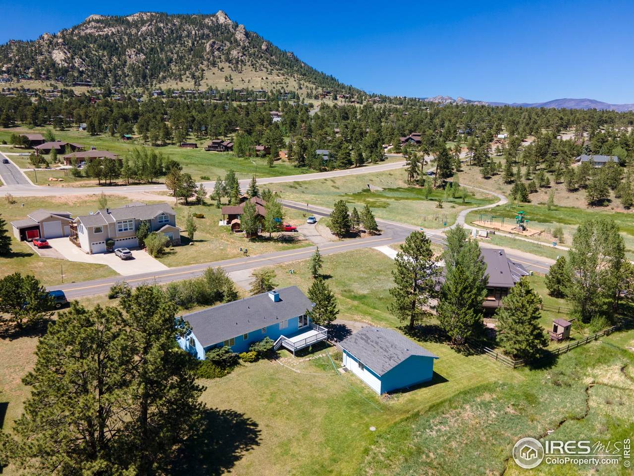 2170 Larkspur Ave - Photo 1