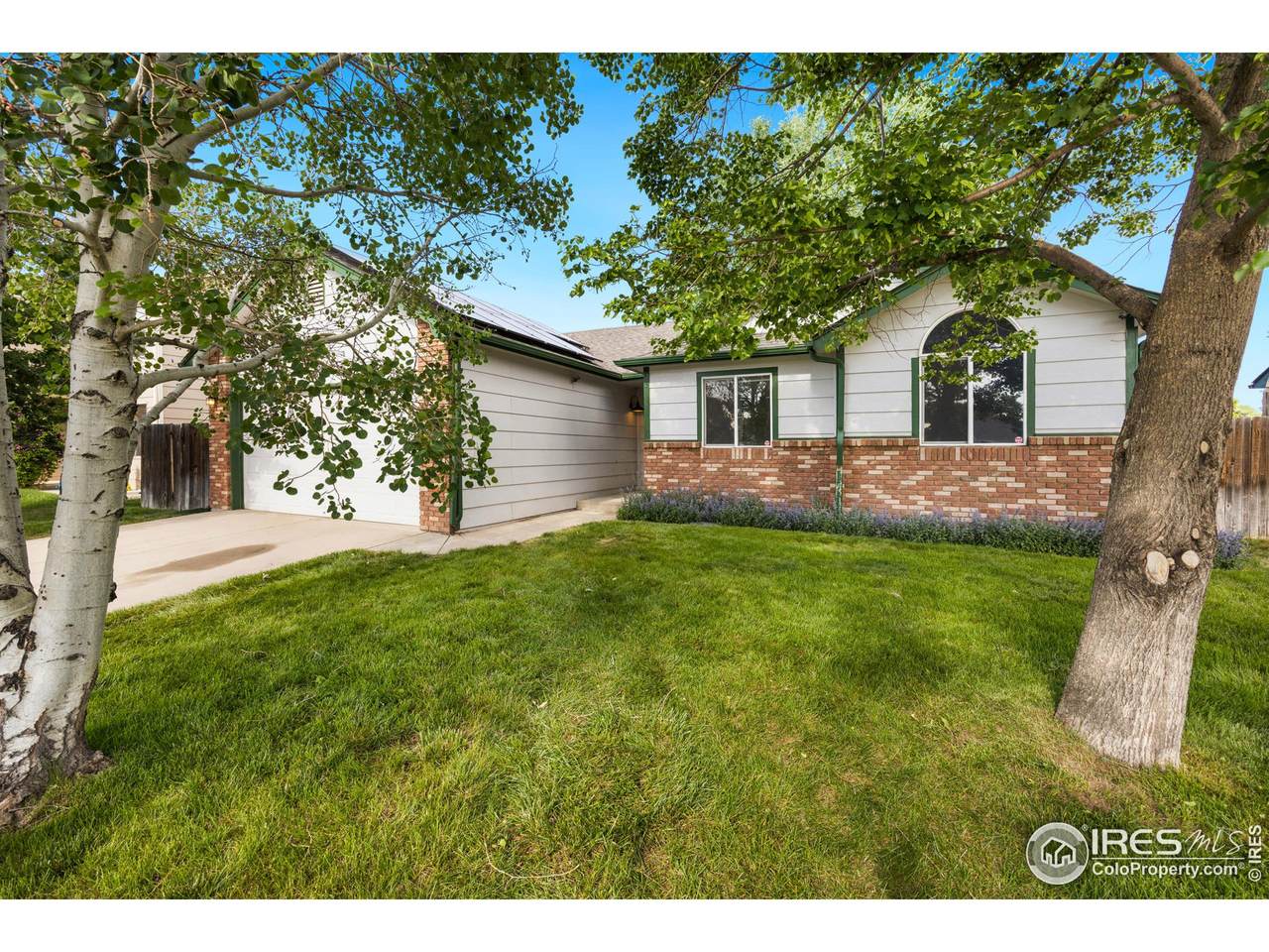 208 Quentine Ave - Photo 1