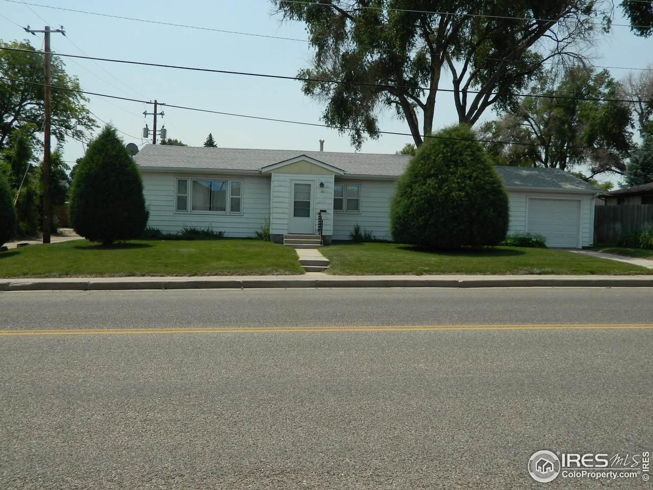 810 8th Ave - Photo 1