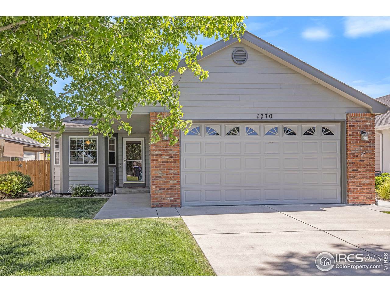 1770 Suntide Dr - Photo 1