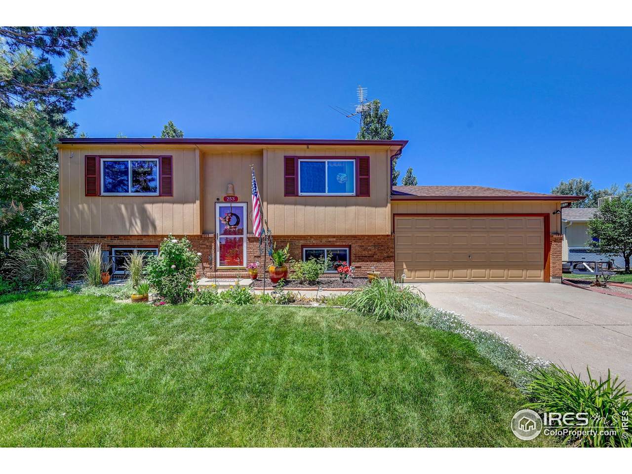 253 Lori Dr - Photo 1