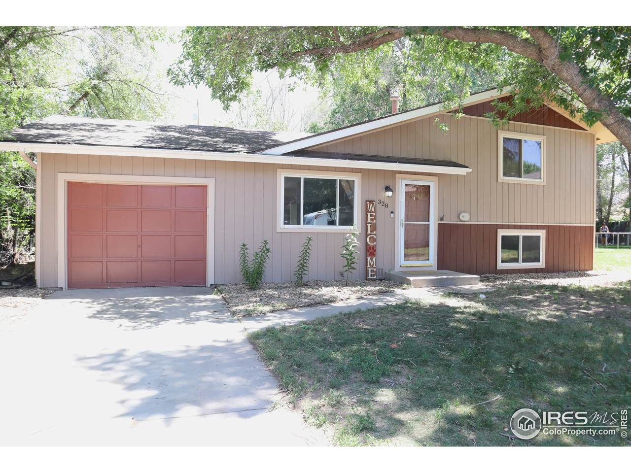 328 4th St - Photo 1