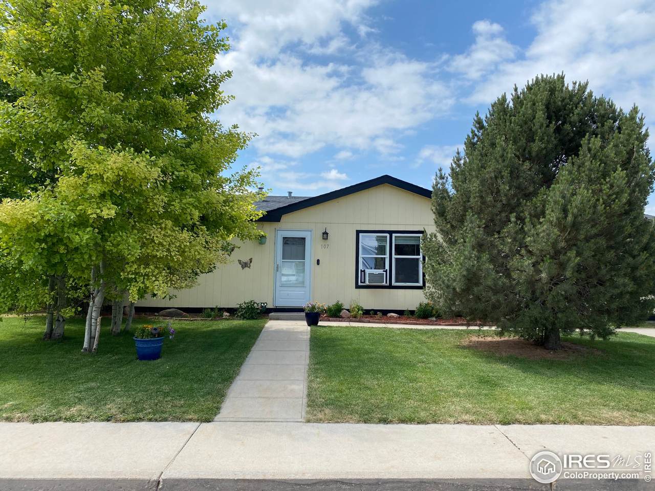 107 Jennifer Cir - Photo 1