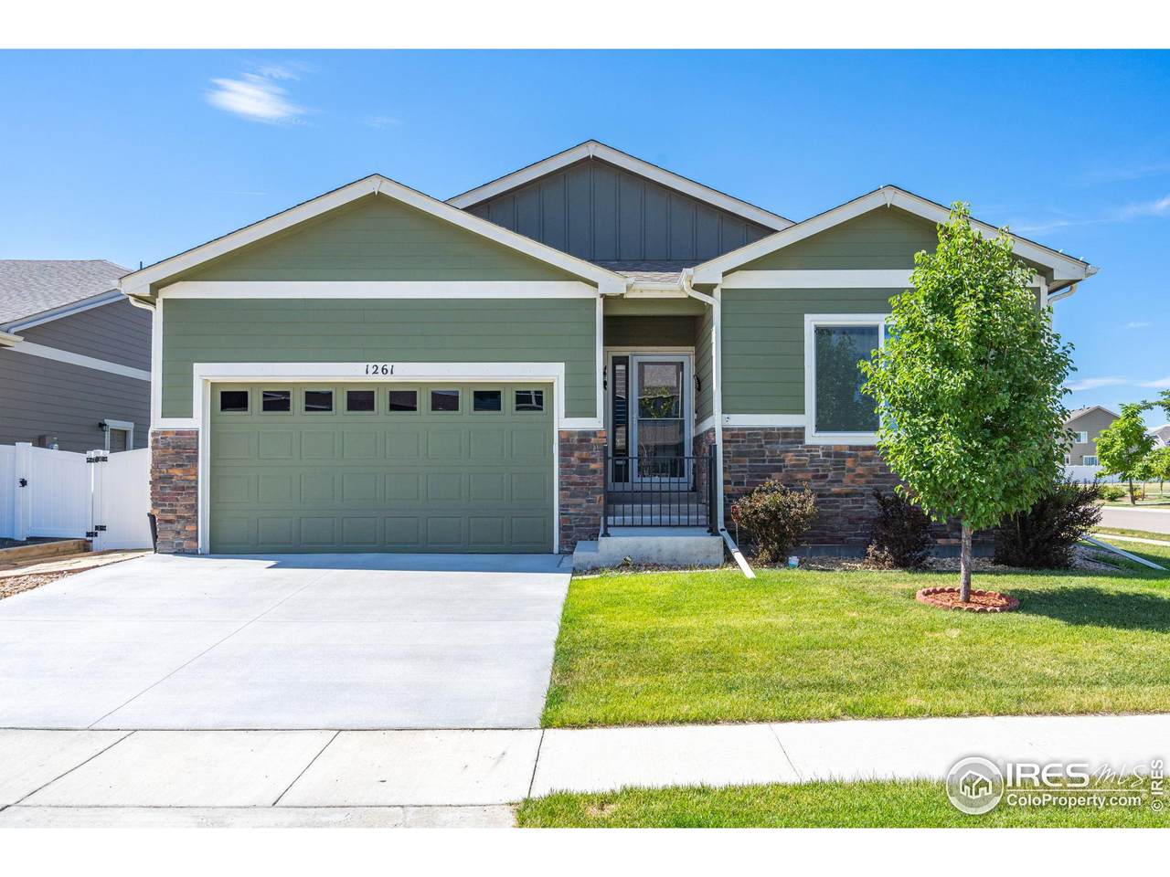 1261 Phipps Ln - Photo 1