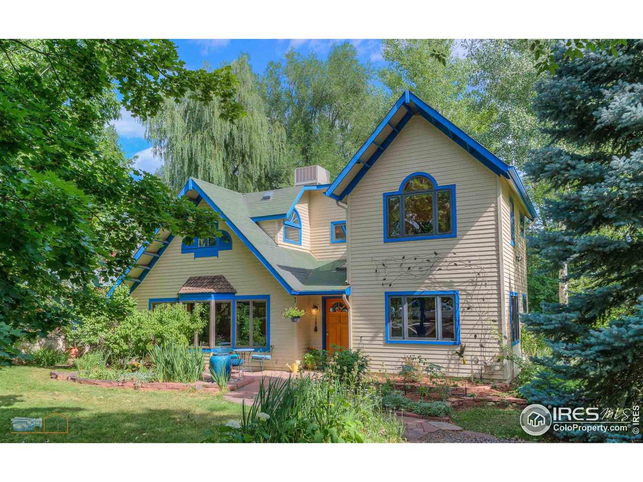2195 Poplar Ave - Photo 1