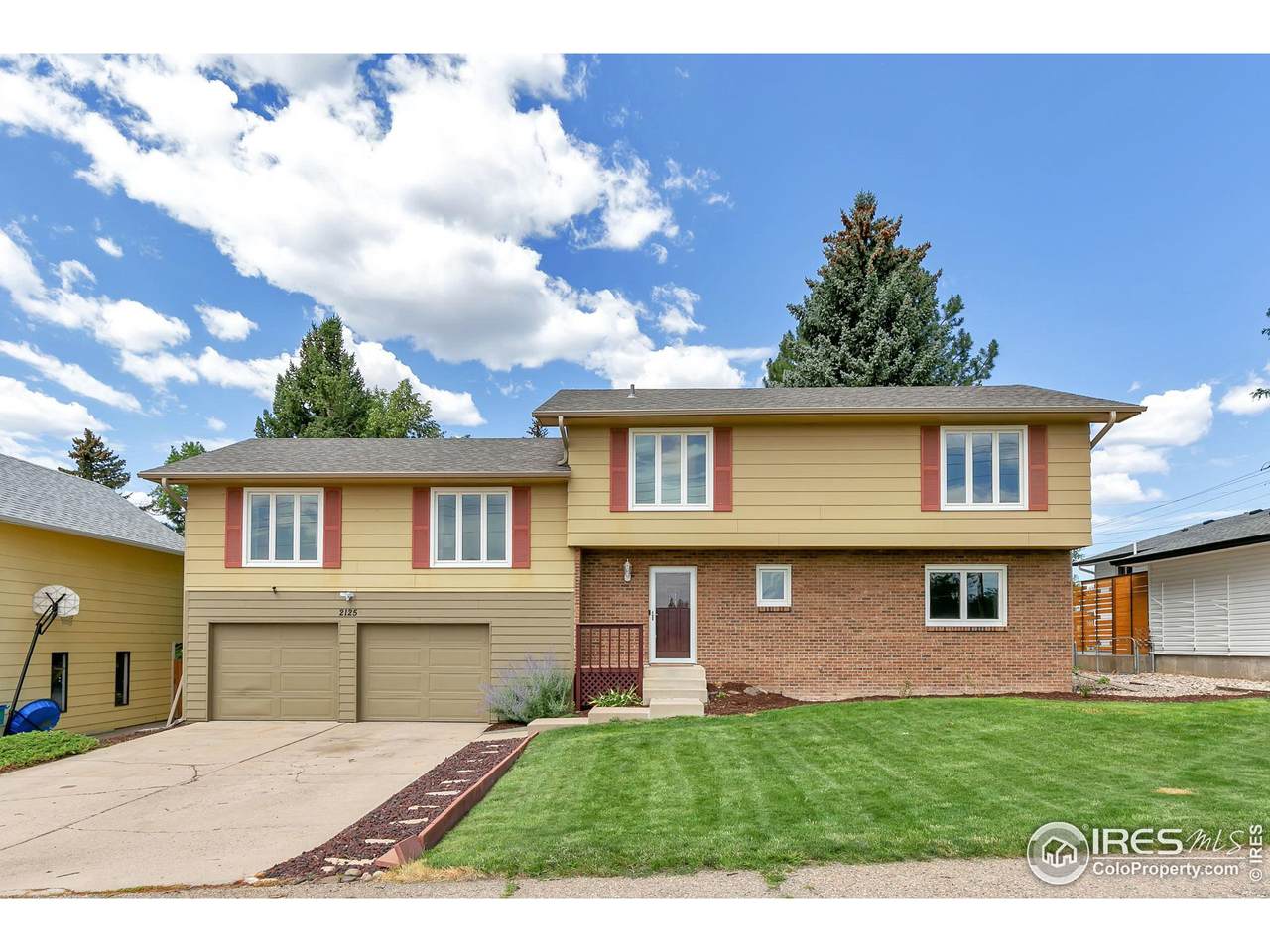 2125 Sage Dr - Photo 1