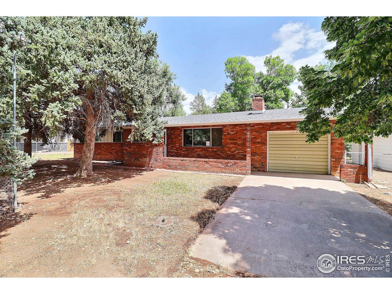 1212 Lucas Ave - Photo 1
