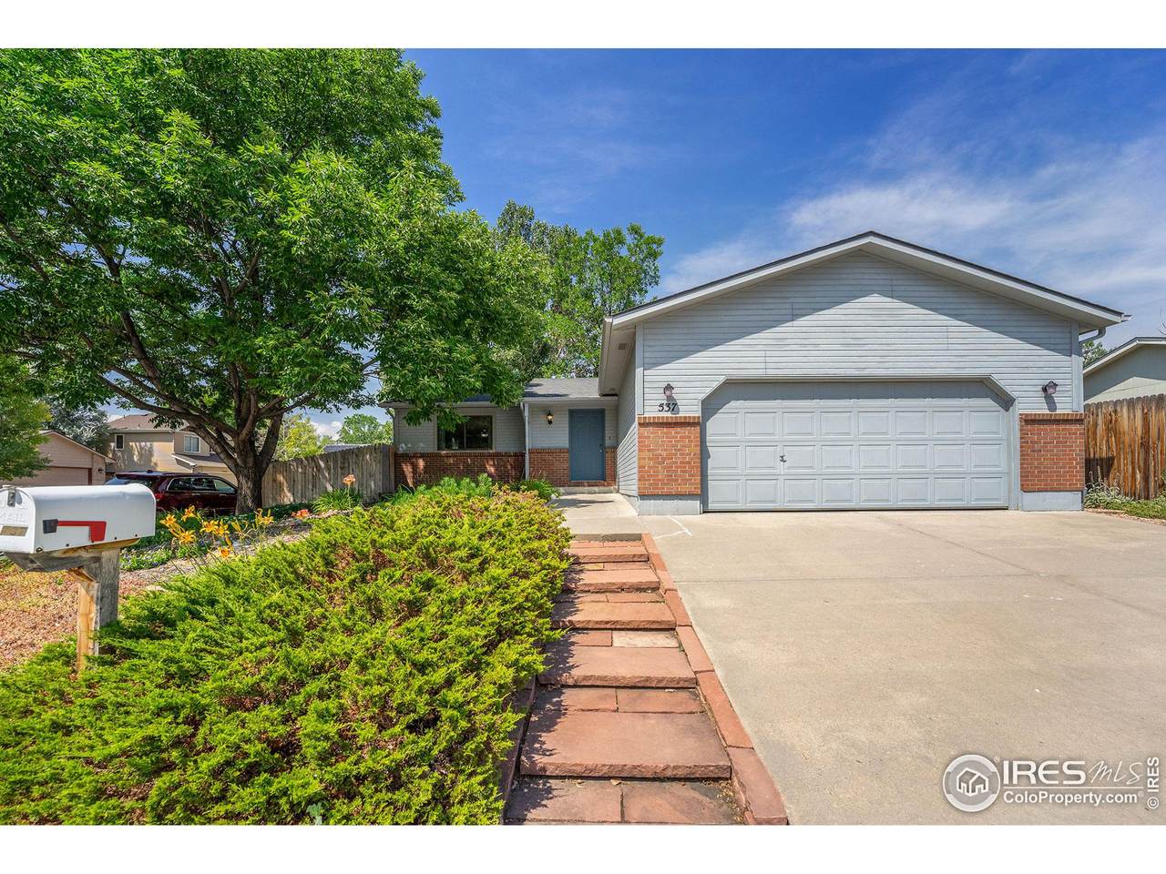 537 Redwood Cir - Photo 1