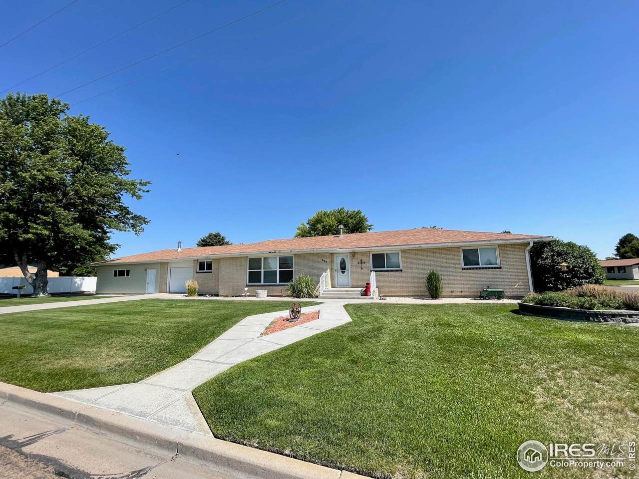 639 Johnson St - Photo 1