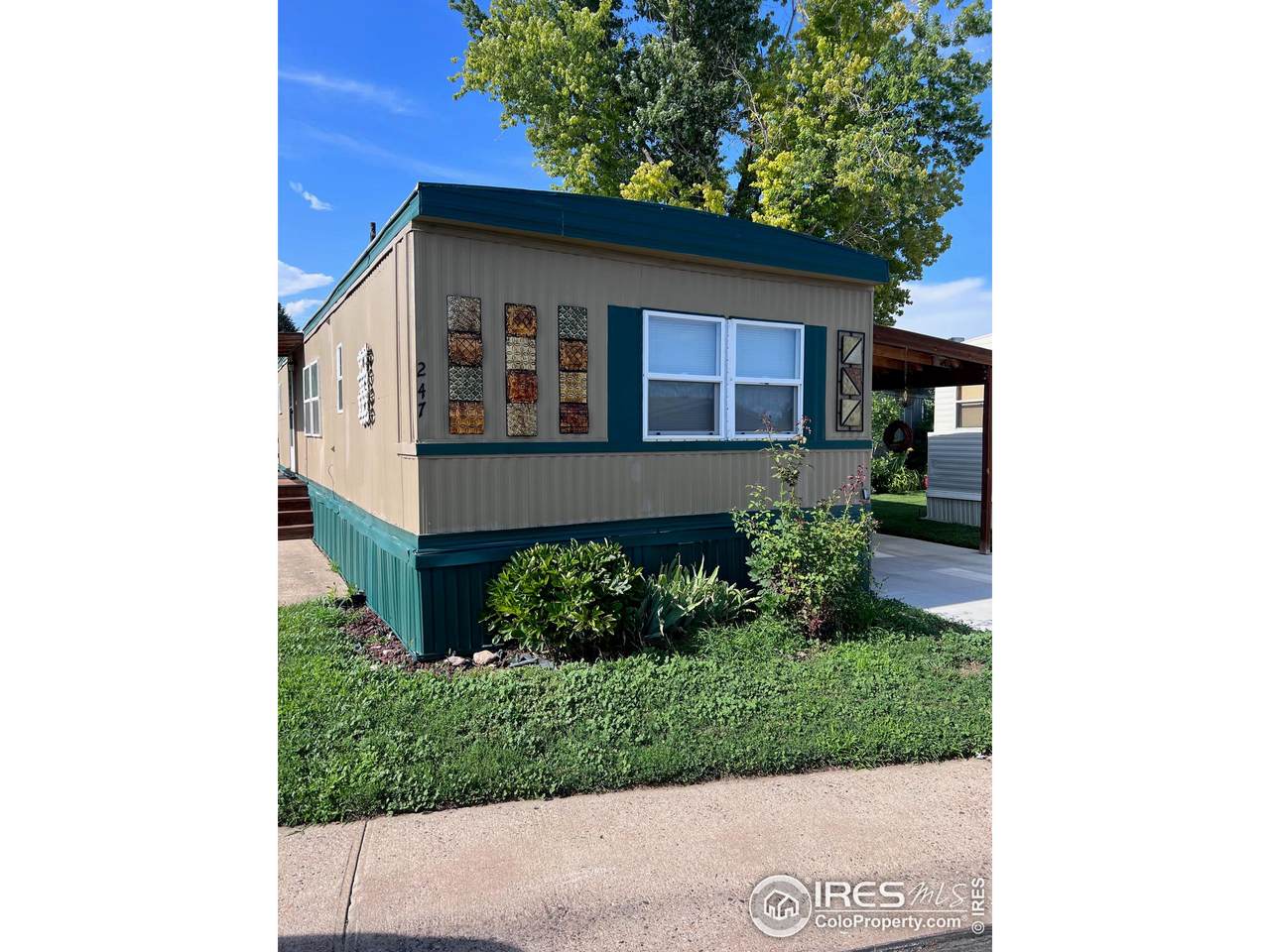 1601 College Ave - Photo 1