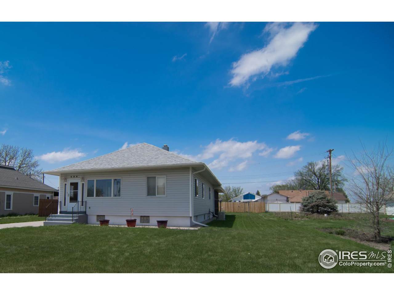 420 4th St - Photo 1