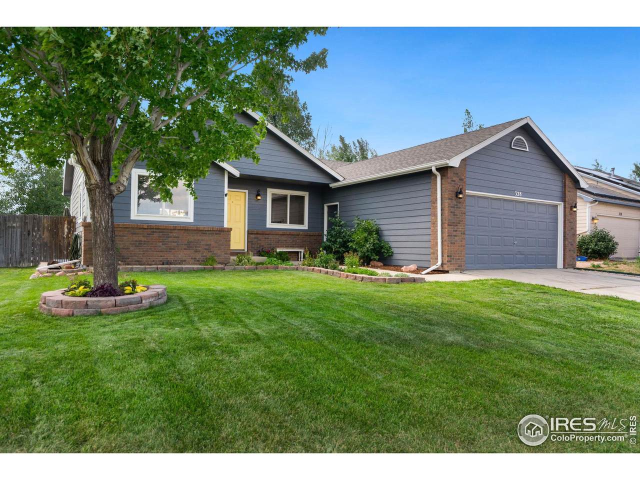 328 Hickory Ave - Photo 1
