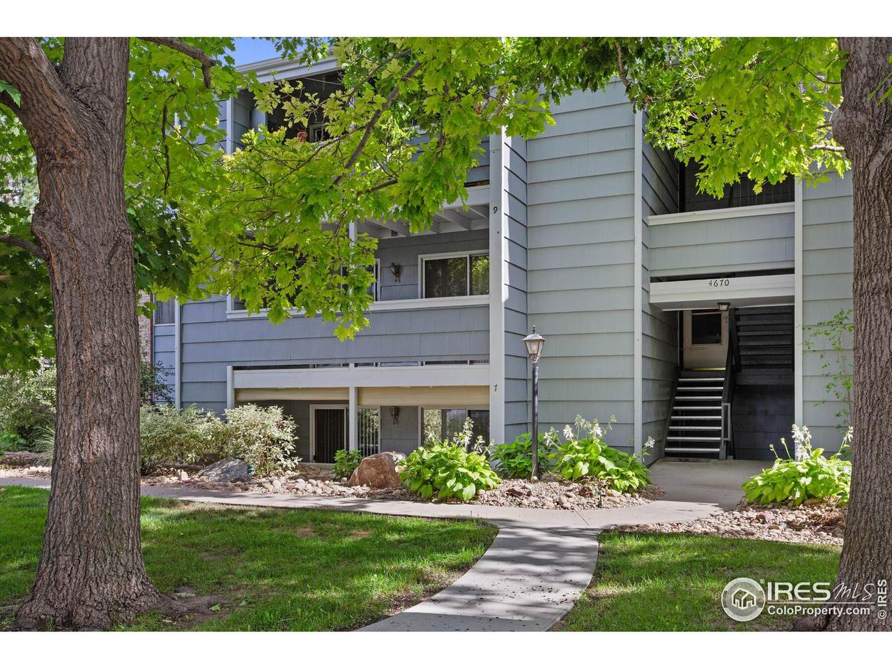 4670 White Rock Cir - Photo 1