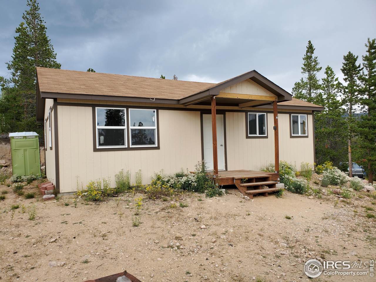 911 Shoshoni Dr - Photo 1