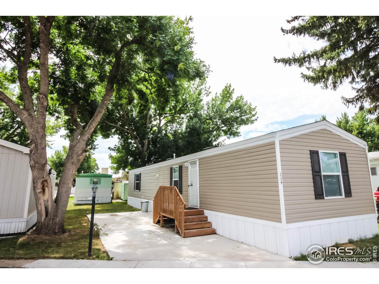 1601 College Ave - Photo 1