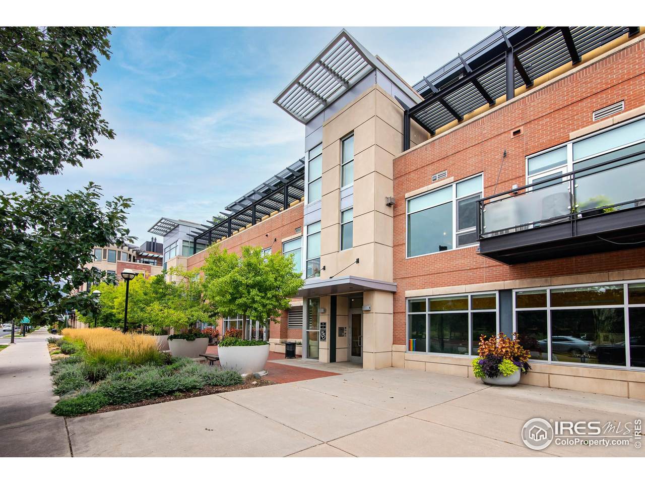 1155 Canyon Blvd - Photo 1