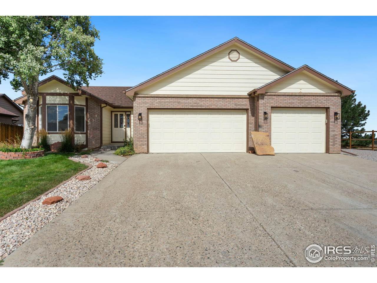 951 Greeley Ave - Photo 1
