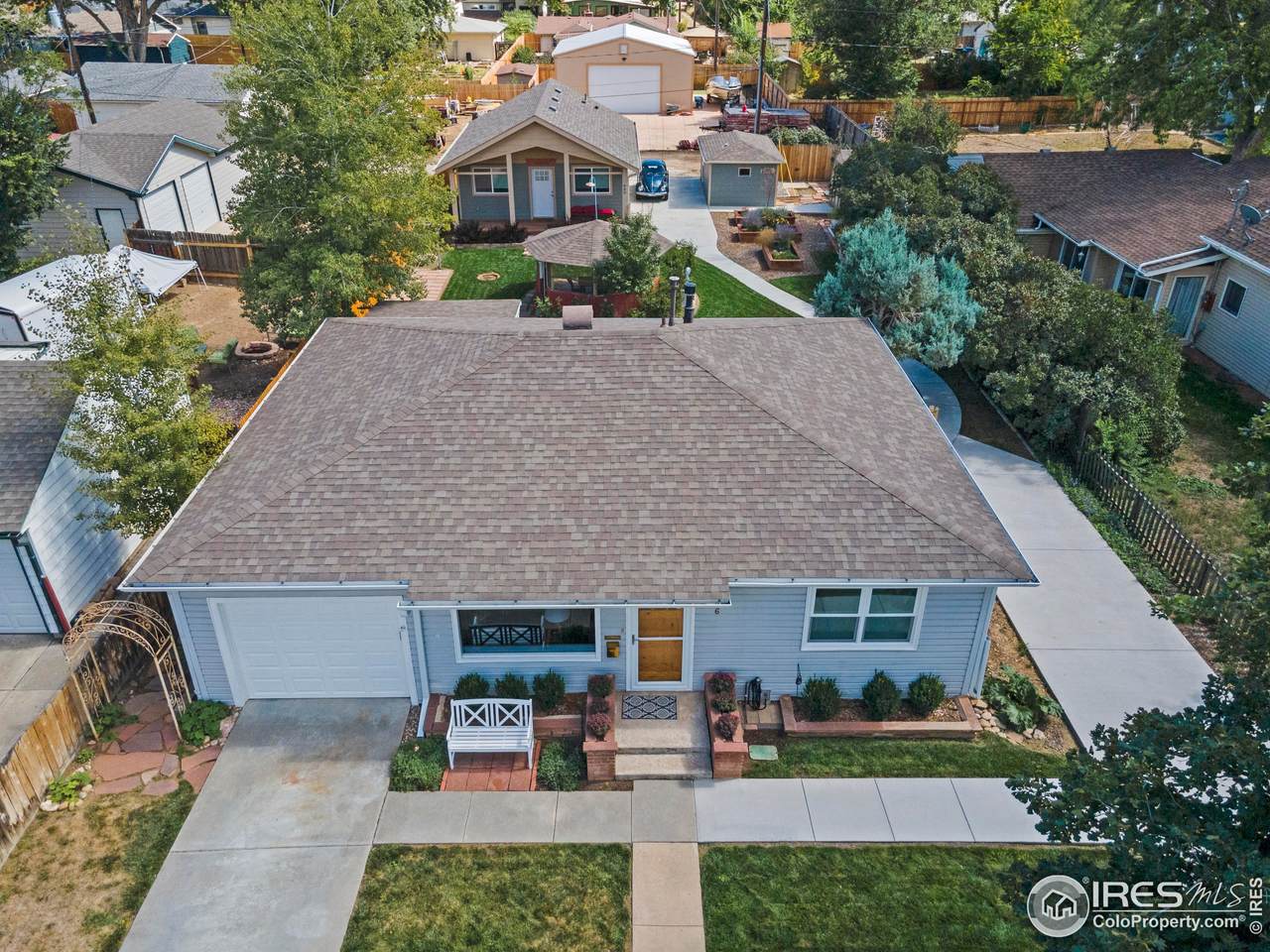 946 Colorado Ave - Photo 1